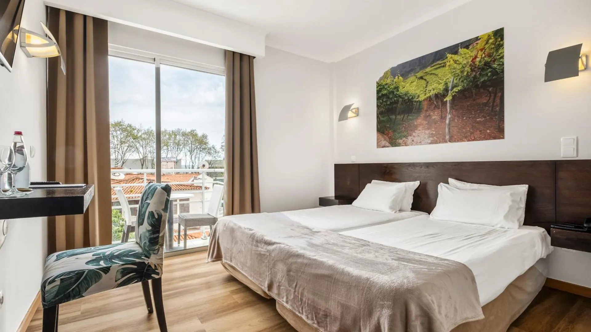 White Waters Hotel Machico   Machico (Madeira)