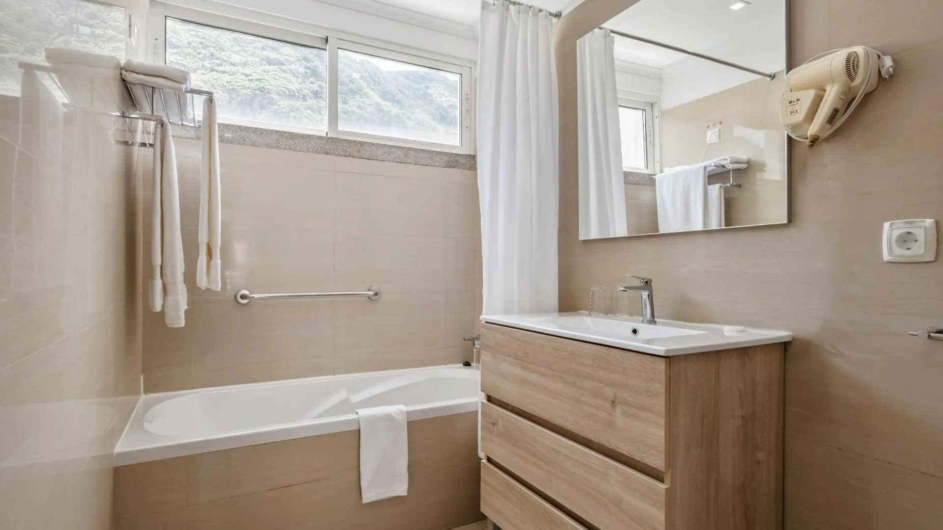 White Waters Hotel Machico